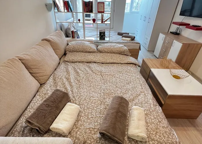 Lejlighed Warsaw Cozy Near Unss And Nsa With Balcony Sofia