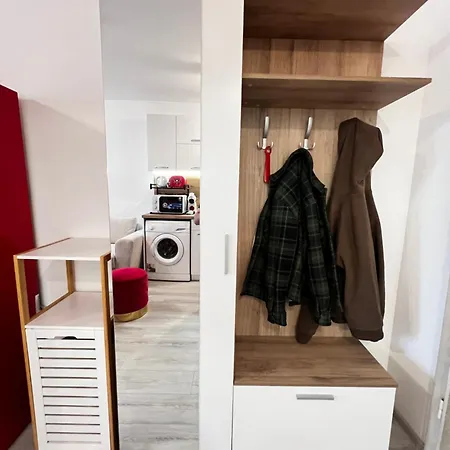 شقة Warsaw Cozy Near Unss And Nsa With Balcony صوفيا