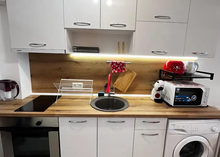 Warsaw Cozy Near Unss And Nsa With Balcony