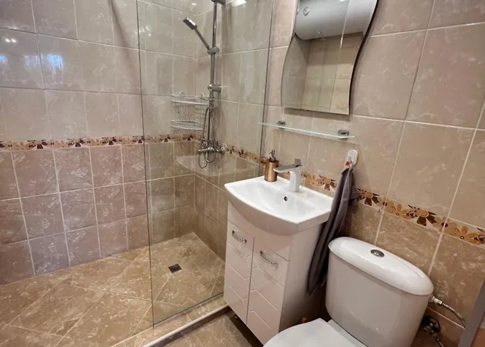 شقة Warsaw Cozy Near Unss And Nsa With Balcony *