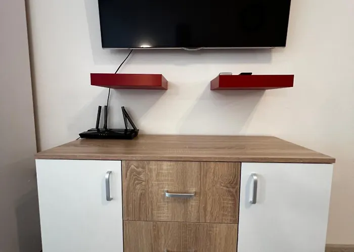 شقة Warsaw Cozy Near Unss And Nsa With Balcony صوفيا