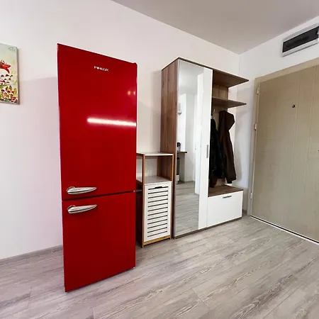 Warsaw Cozy Near Unss And Nsa With Balcony 소피아